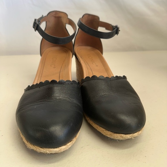 Vionic Kalina Black Leather Scallop Espadrille Wedge Sandals – Size 9.5 - Picture 6 of 9